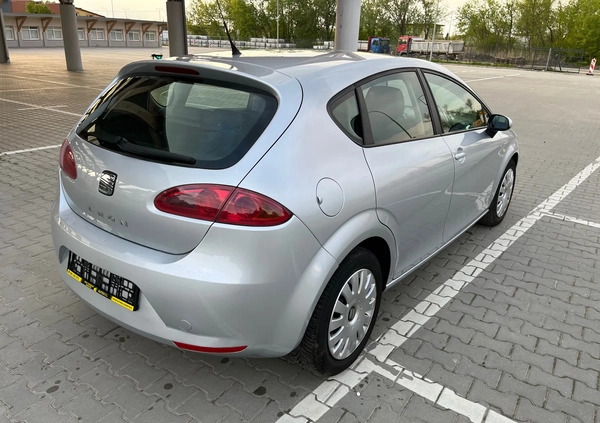 Seat Leon cena 15500 przebieg: 250000, rok produkcji 2007 z Żychlin małe 67